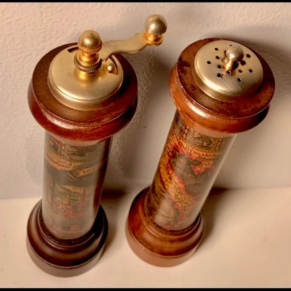 Vintage Salt and Pepper Mill - Picture 4 of 15